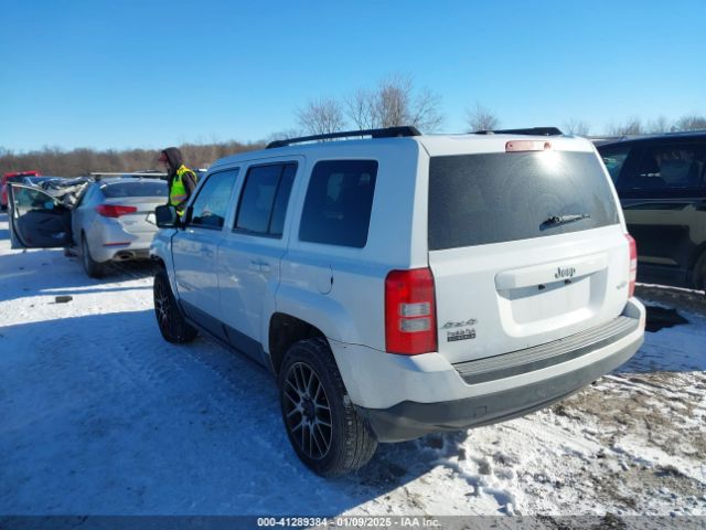 1C4NJRAB4FD381232 Jeep Patriot Sport/north