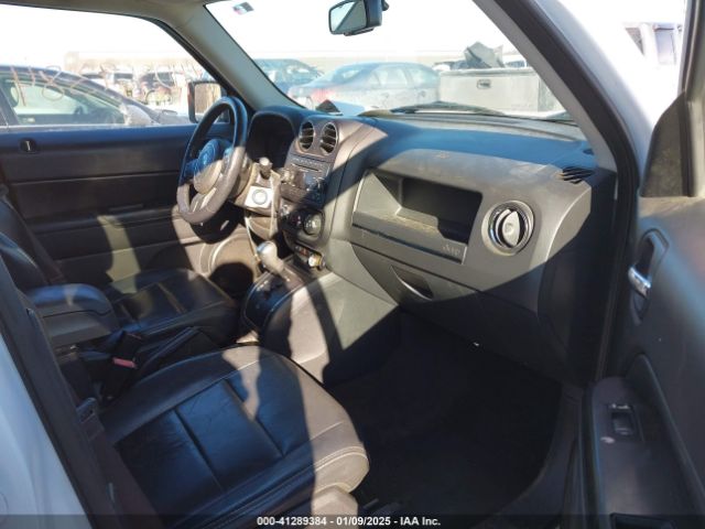 1C4NJRAB4FD381232 Jeep Patriot Sport/north