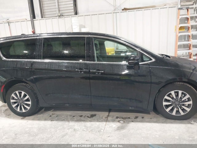 2C4RC1S72RR103017 Chrysler Pacifica Hybrid Select