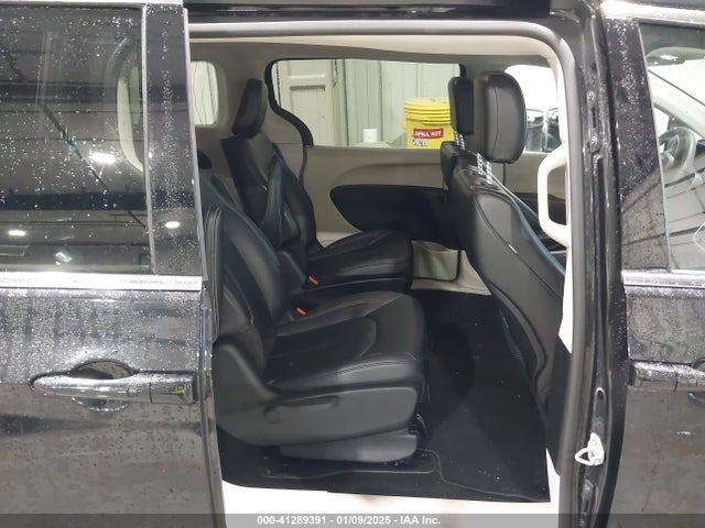 2C4RC1S72RR103017 Chrysler Pacifica Hybrid Select