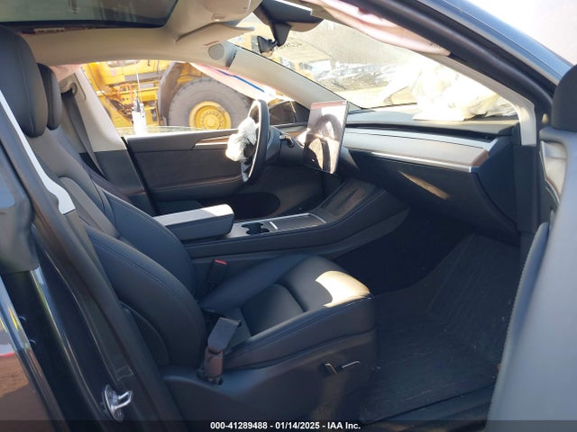 2023 TESLA MODEL Y 7SAYGDEE1PF945600 Photo 4