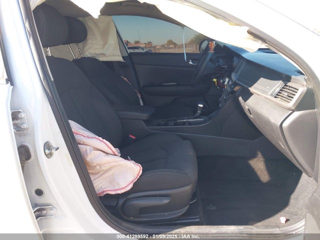 KIA Optima Lx 2018 5XXGT4L39JG236276 Image 5