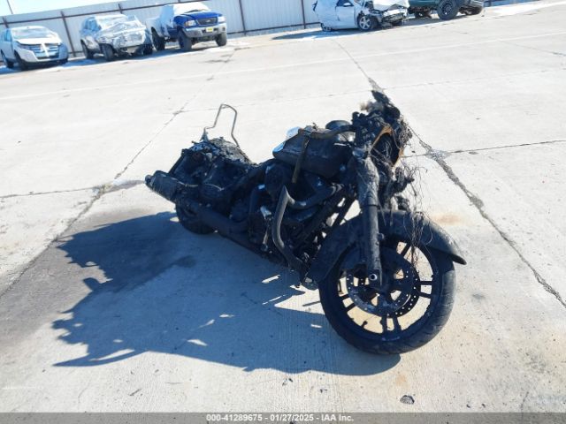 2016 HARLEY-DAVIDSON FLHX 1HD1KBM19GB669927