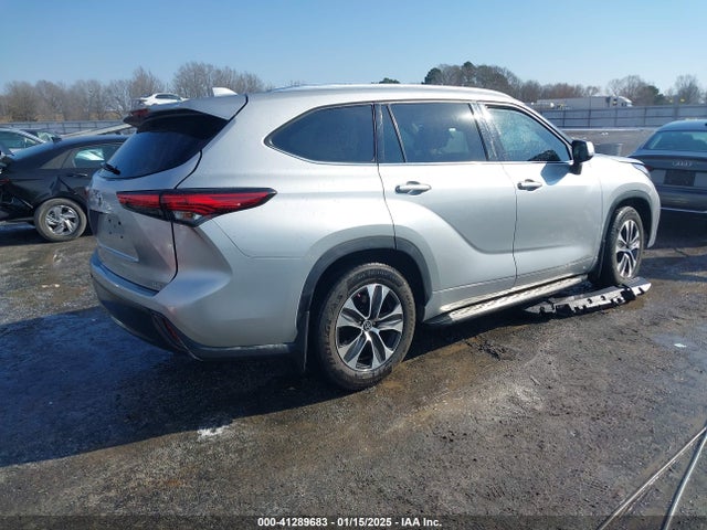 Toyota Highlander Xle 2021 5TDGZRAH8MS534881 Image 4