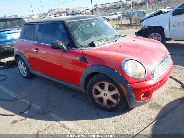 2009 MINI COOPER WMWMF33519TW79634 Photo 0