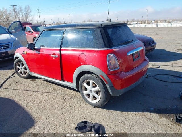 2009 MINI COOPER WMWMF33519TW79634 Photo 2