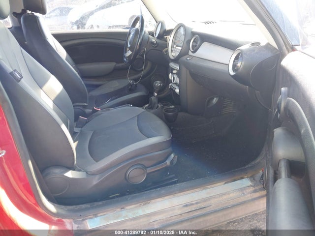 2009 MINI COOPER WMWMF33519TW79634 Photo 4