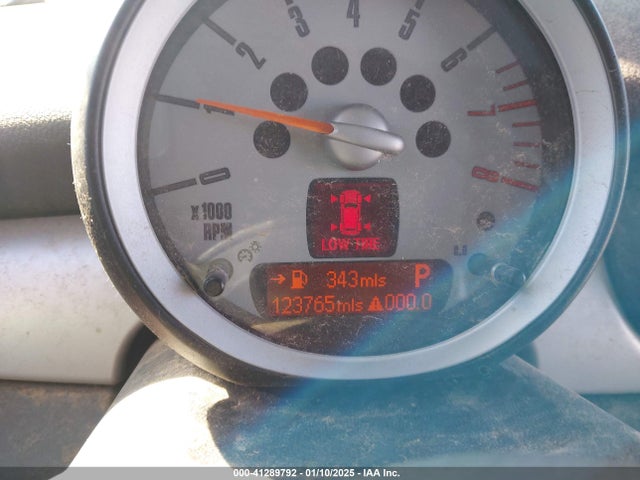 2009 MINI COOPER WMWMF33519TW79634 Photo 6