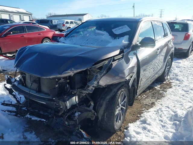 5TDJZRFH1KS573517 Toyota Highlander Xle