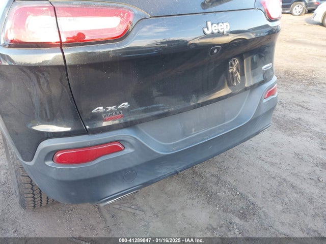 1C4PJMCS0FW745949 Jeep Cherokee Latitude