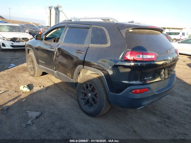 1C4PJMCS0FW745949 Jeep Cherokee Latitude