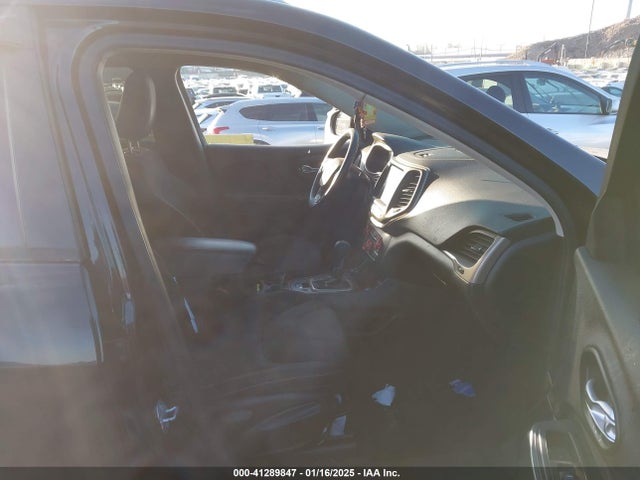 1C4PJMCS0FW745949 Jeep Cherokee Latitude