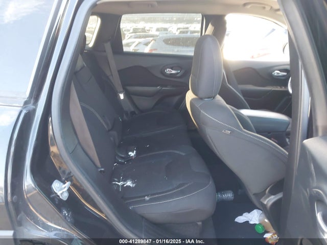 1C4PJMCS0FW745949 Jeep Cherokee Latitude