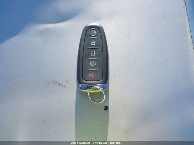 1FMCU0J94EUA30404 Ford Escape Titanium