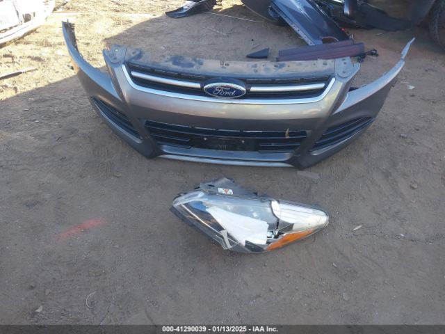 1FMCU0J94EUA30404 Ford Escape Titanium