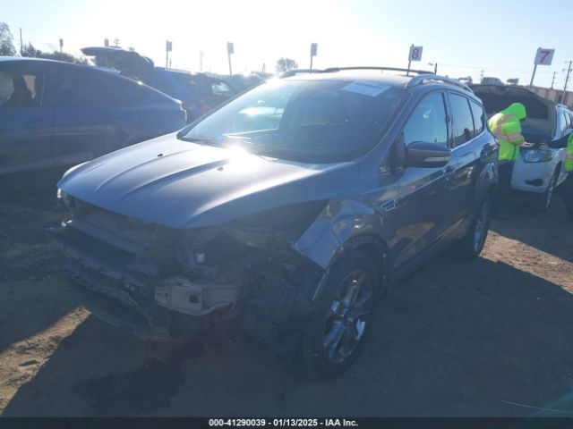 1FMCU0J94EUA30404 Ford Escape Titanium