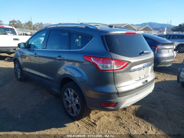 1FMCU0J94EUA30404 Ford Escape Titanium