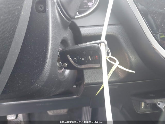 4T1B11HK8JU557620 Toyota CAMRY SE
