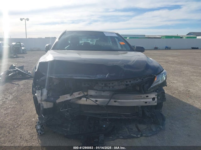 4T1B11HK8JU557620 Toyota CAMRY SE