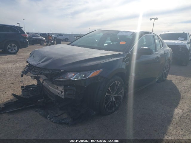 4T1B11HK8JU557620 Toyota CAMRY SE
