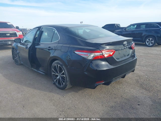 4T1B11HK8JU557620 Toyota CAMRY SE