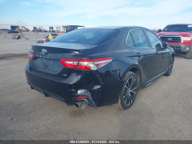 4T1B11HK8JU557620 Toyota CAMRY SE