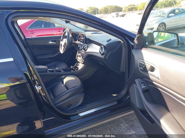 WDCTG4EBXFJ176660 Mercedes-Benz GLA 250
