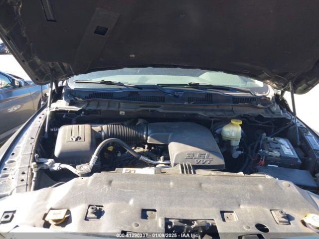 1C6RR6FG4HS582101 RAM 1500 Tradesman  4x2 6'4 Box