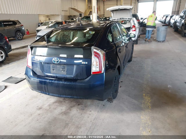 Toyota Prius Two 2015 JTDKN3DU3F0447844 Image 4