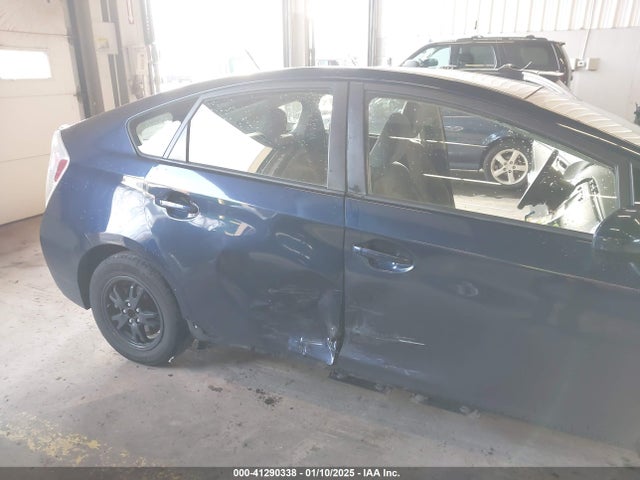 Toyota Prius Two 2015 JTDKN3DU3F0447844 Image 6