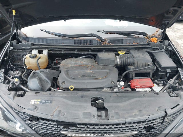 2C4RC1CG4NR180545 Chrysler Voyager Lx