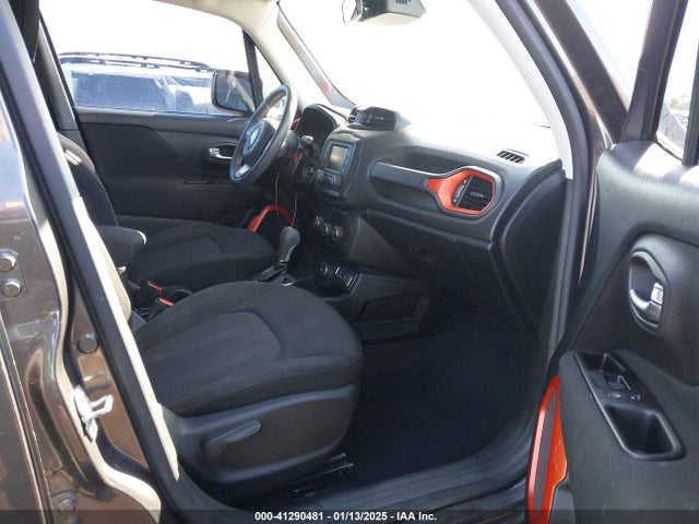 ZACNJBAB4LPL05639 Jeep Renegade Upland 4x4