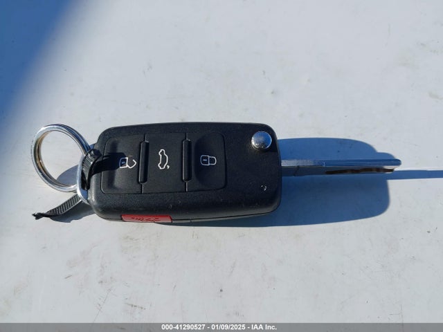 41290527 :رقم المزاد ، 3VW637AJXDM295156 vin ، 2013 Volkswagen Jetta Hybrid Se مزاد بيع
