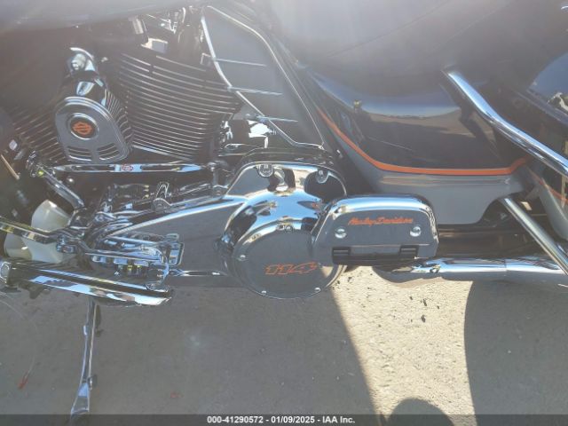 2019 HARLEY-DAVIDSON FLHTK 1HD1KEF10KB631817 Photo 8