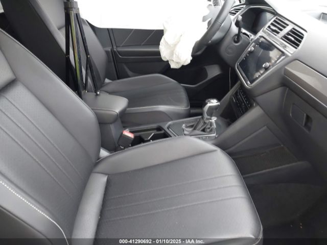 3VV3B7AX0NM161398 Volkswagen Tiguan 2.0t Se