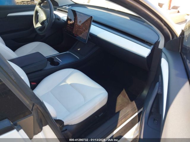 5YJ3E1EA2NF130747 Tesla Model 3 Rear-wheel Drive