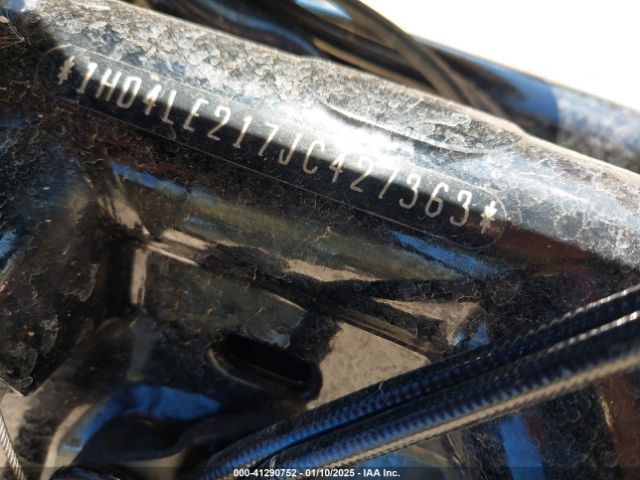 2018 HARLEY-DAVIDSON XL883 1HD4LE217JC427363 Photo 9