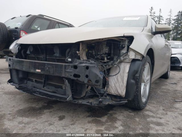 4T1BD1FK6FU153992 Toyota Camry Hybrid Le