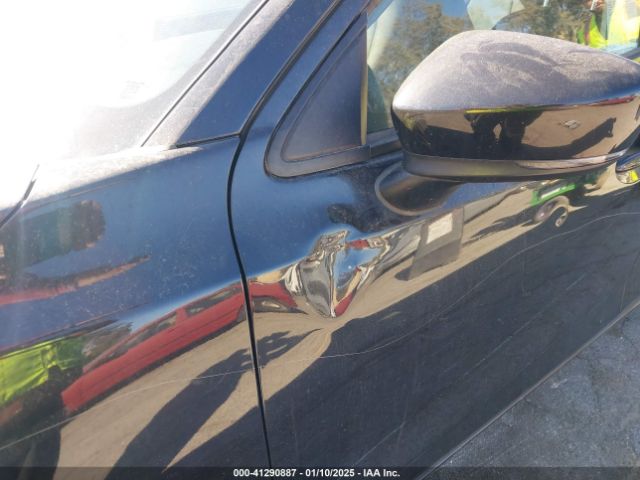 3MYDLBJV0LY700756 Toyota YARIS LE