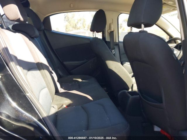 3MYDLBJV0LY700756 Toyota YARIS LE