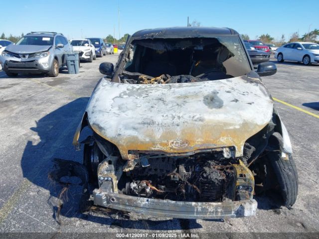 KNDJN2A26G7406173 KIA Soul