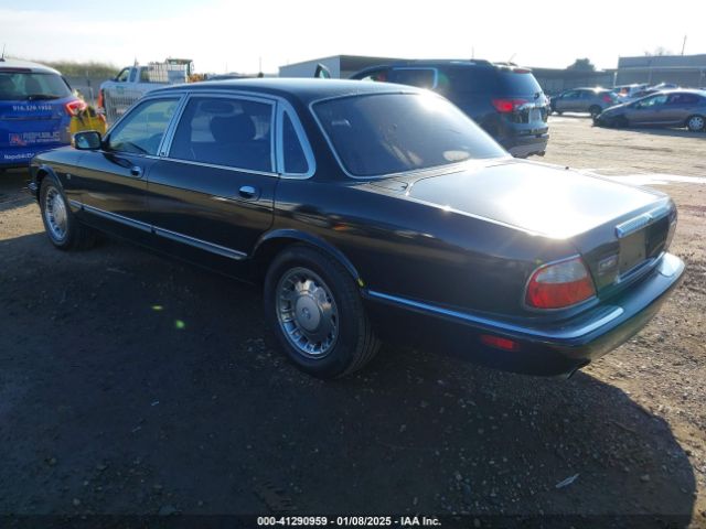 1998 JAGUAR XJ8 SAJKX6247WC822617 Photo 2