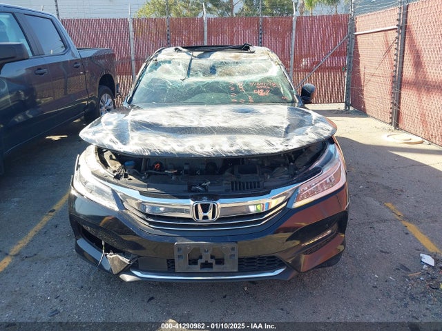 1HGCR3F90GA010902 Honda Accord Touring