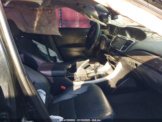 1HGCR3F90GA010902 Honda Accord Touring