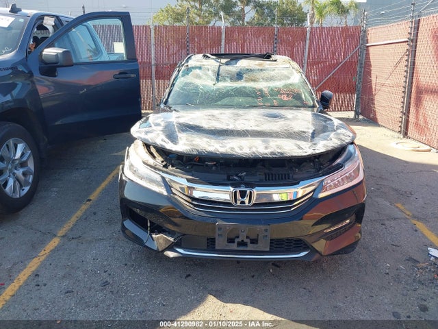 1HGCR3F90GA010902 Honda Accord Touring