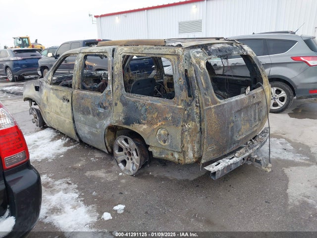 2011 CADILLAC ESCALADE 1GYS4BEF2BR263802 Photo 2