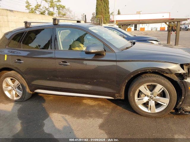 WA1ANAFYXJ2209271 Audi Q5 2.0t Premium/2.0t Tech Premium