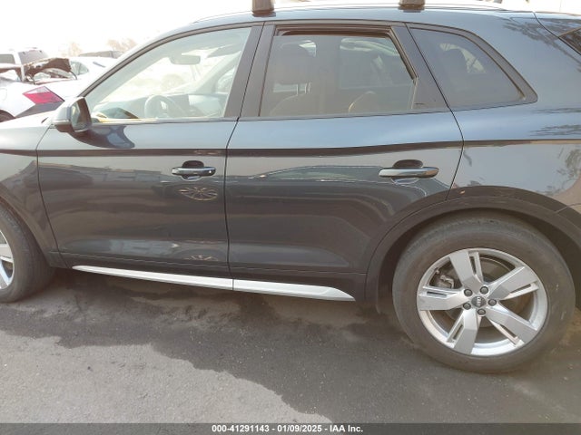 WA1ANAFYXJ2209271 Audi Q5 2.0t Premium/2.0t Tech Premium