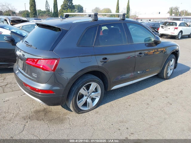 WA1ANAFYXJ2209271 Audi Q5 2.0t Premium/2.0t Tech Premium