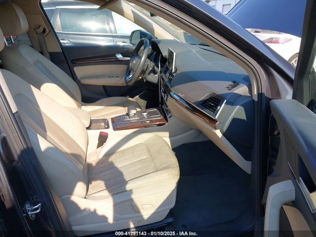 WA1ANAFYXJ2209271 Audi Q5 2.0t Premium/2.0t Tech Premium